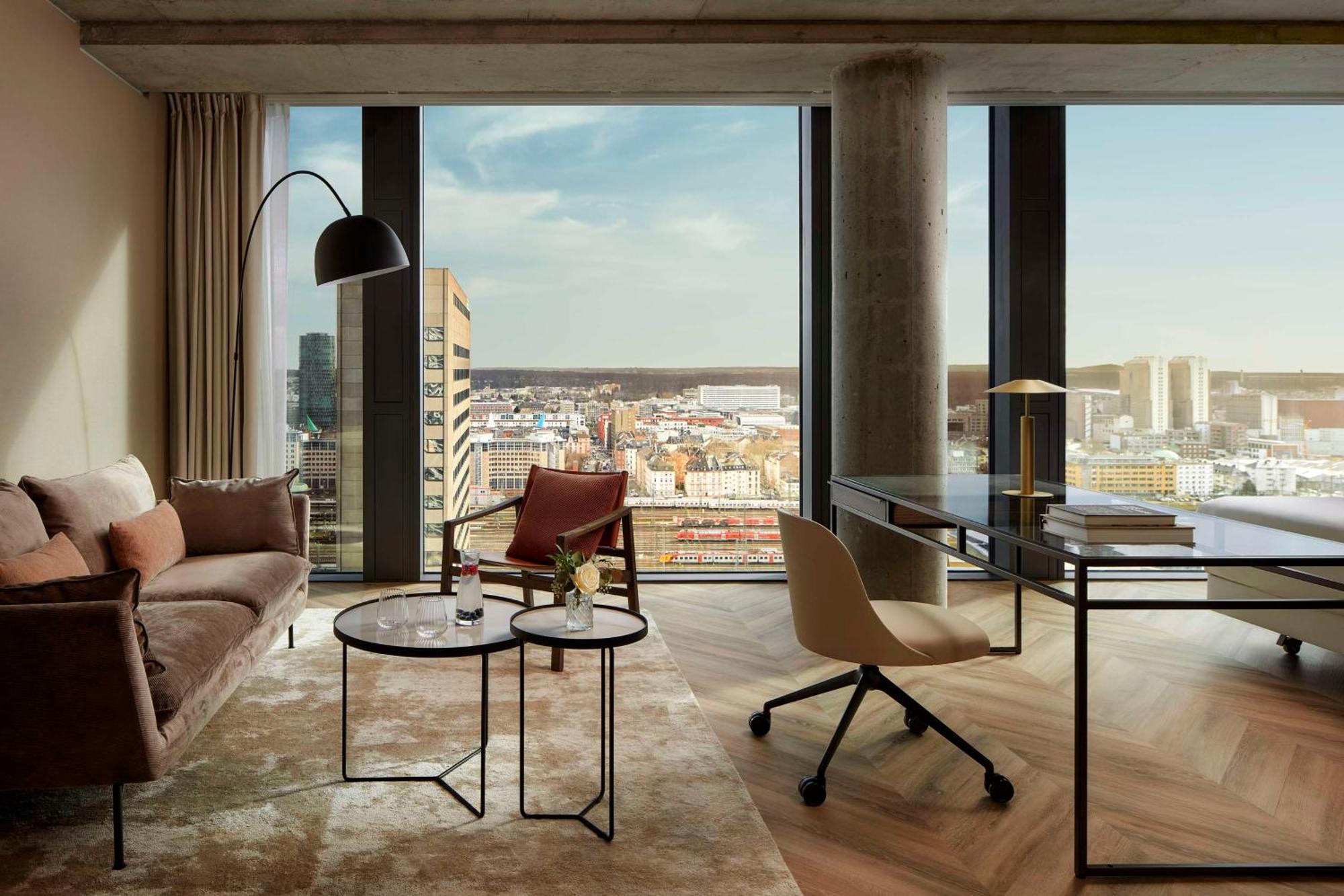 Отель Nh Collection Frankfurt Spin Tower