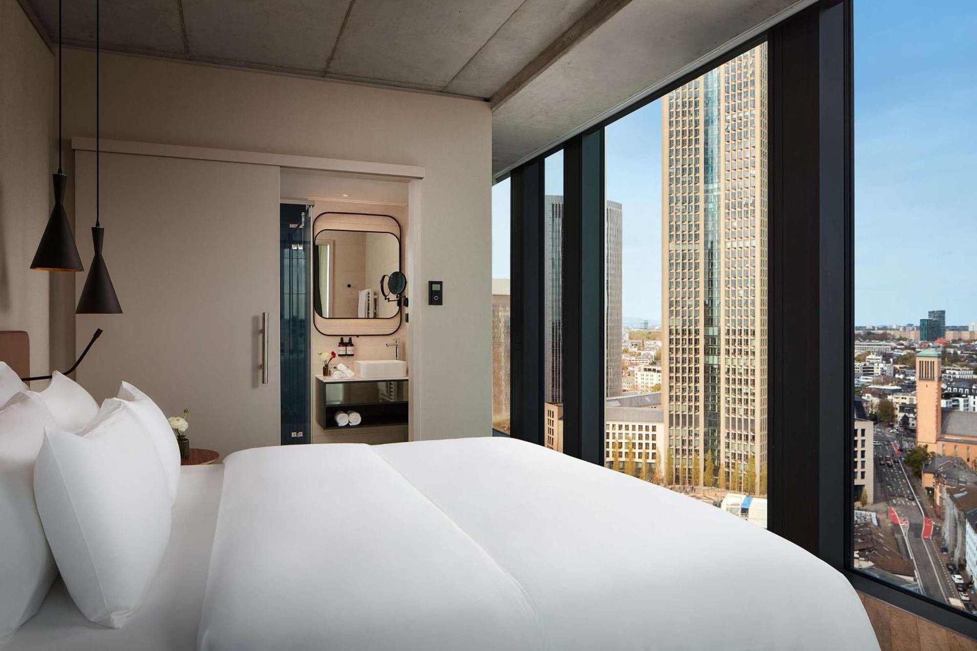 Отель Nh Collection Frankfurt Spin Tower
